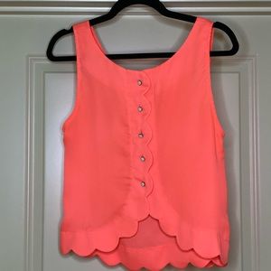 Eye-Catching Scallop detail top
